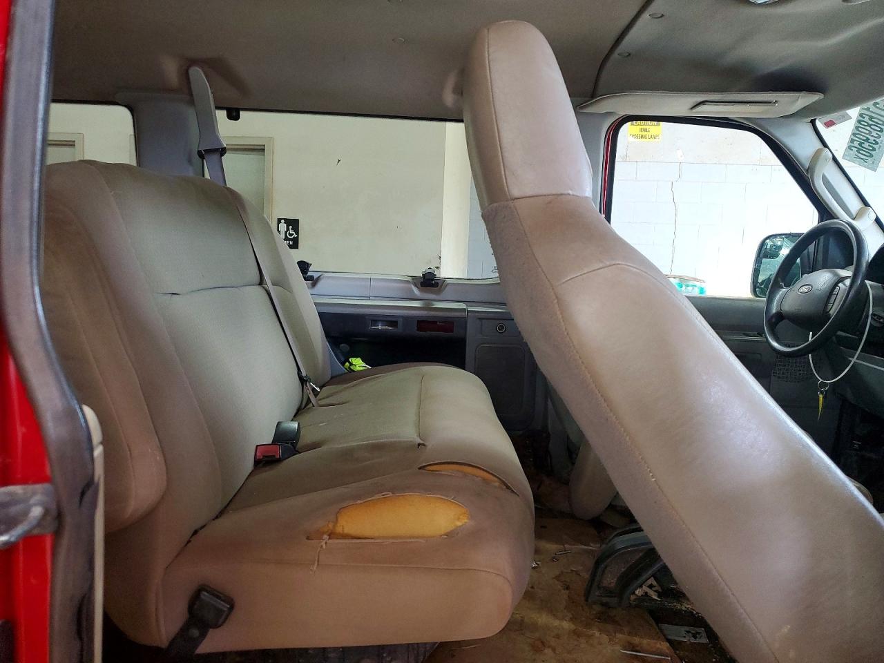 Ford Econoline E350 Super Duty Wagon