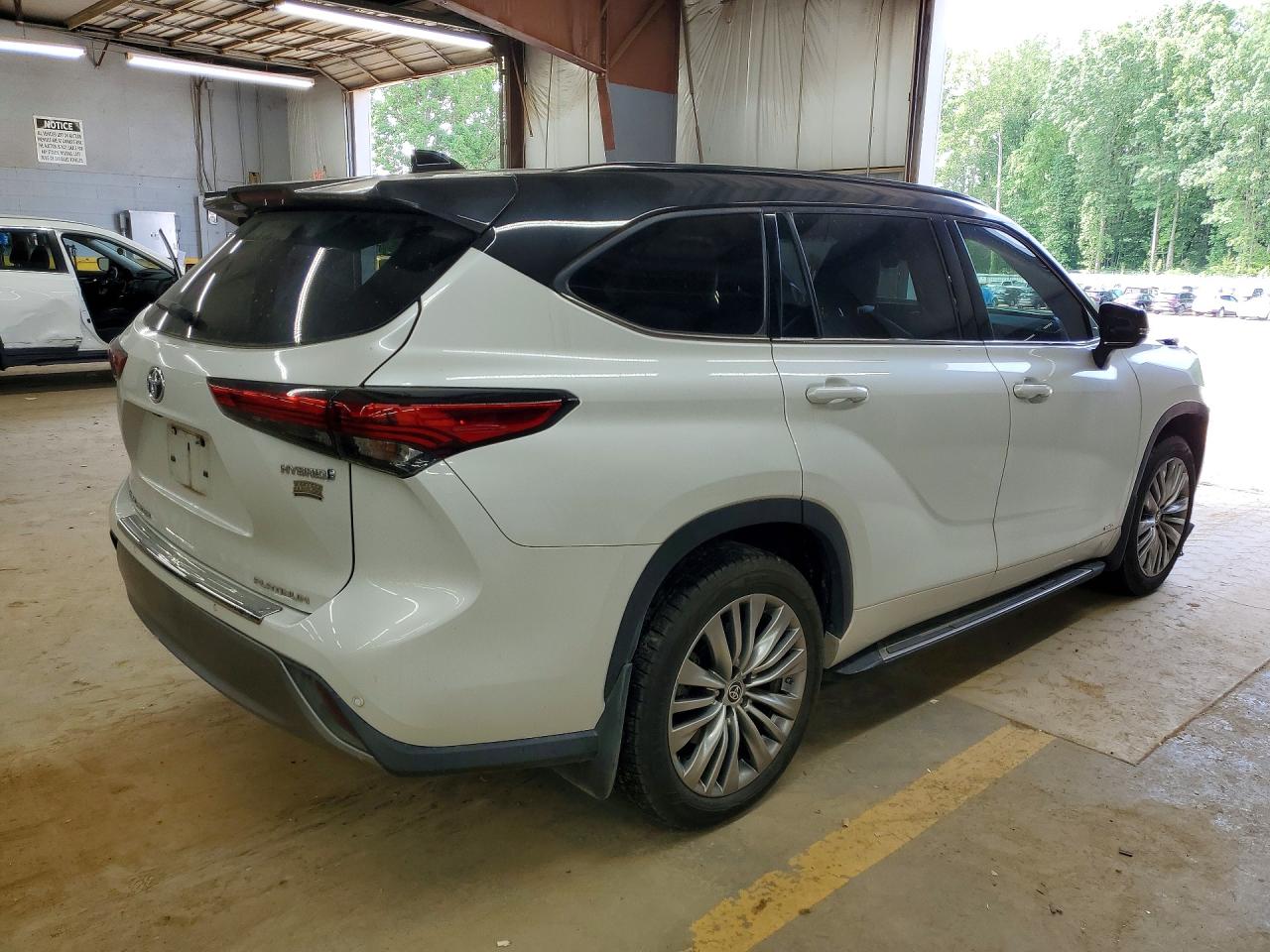 Toyota Highlander Hybrid Platinum