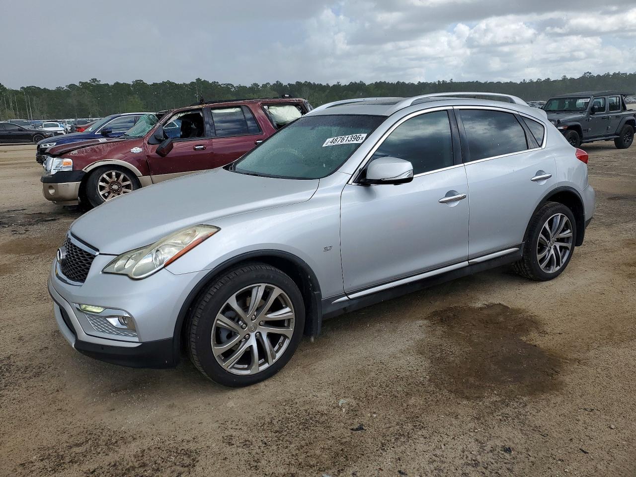 Salvage INFINITI Qx Image