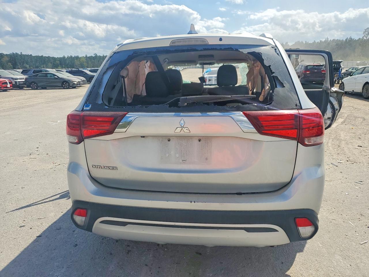 Mitsubishi Outlander Se