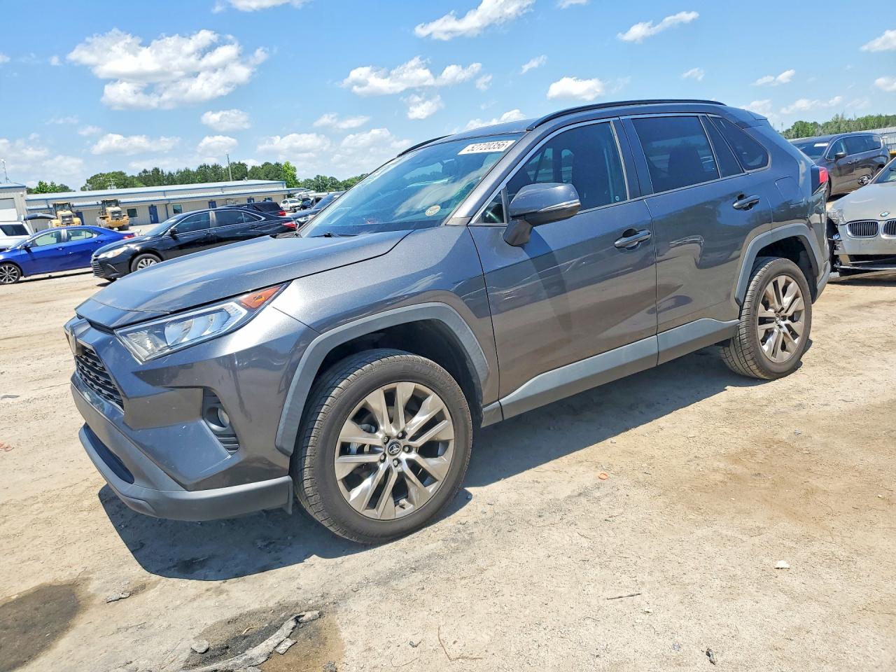 Salvage Toyota RAV4 Image