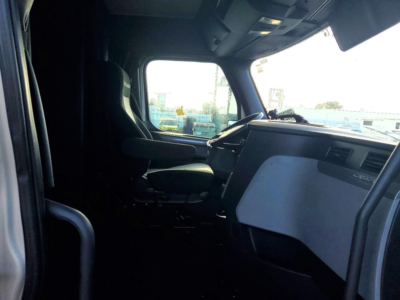 Freightliner Cascadia 126