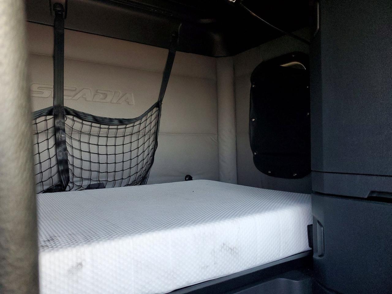 Freightliner Cascadia 126