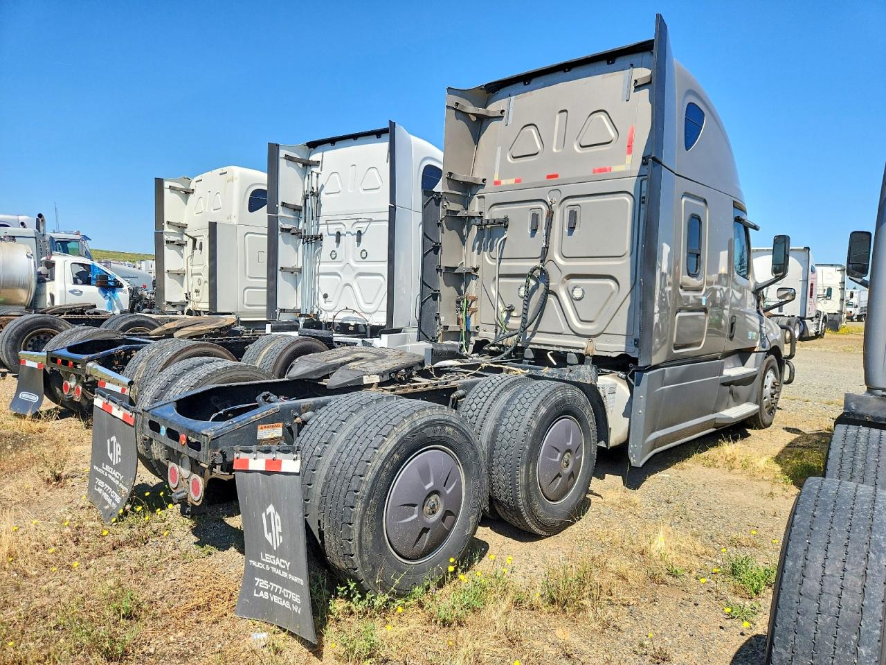 Freightliner Cascadia 126