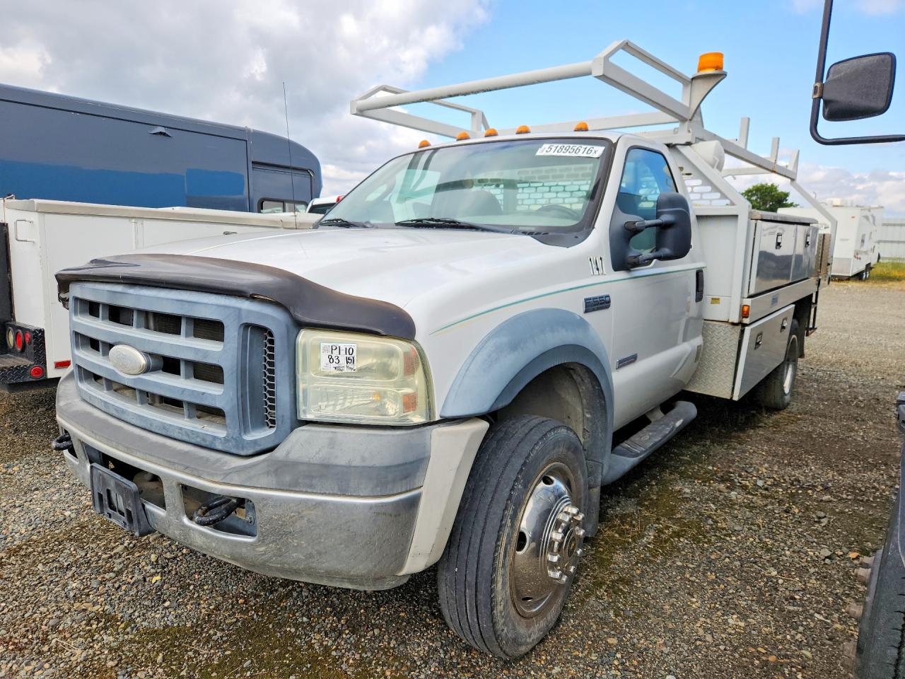 Salvage Ford F-550 Image
