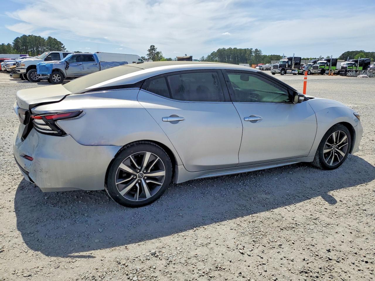 Nissan Maxima