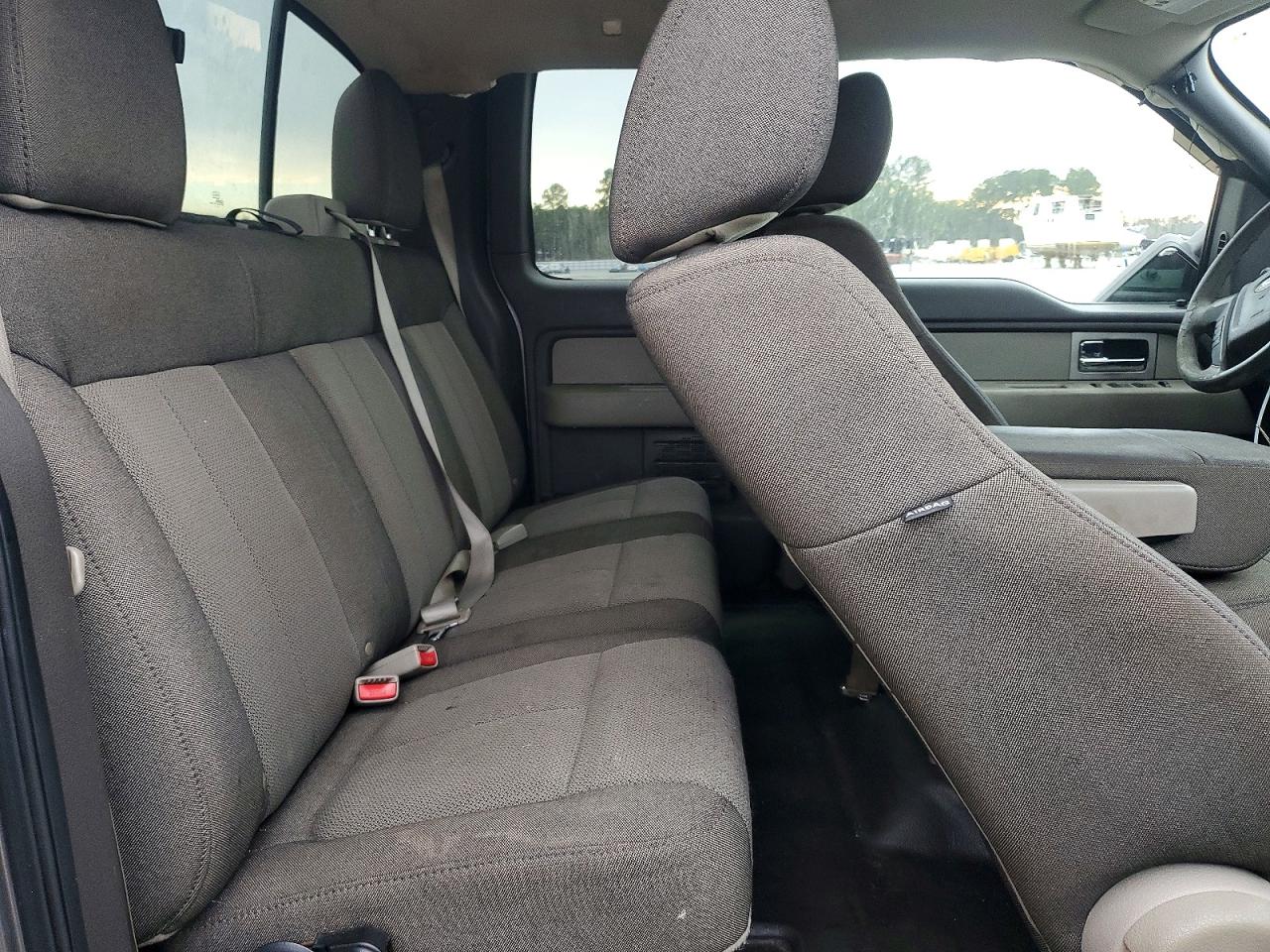 Ford F-150 Super Cab