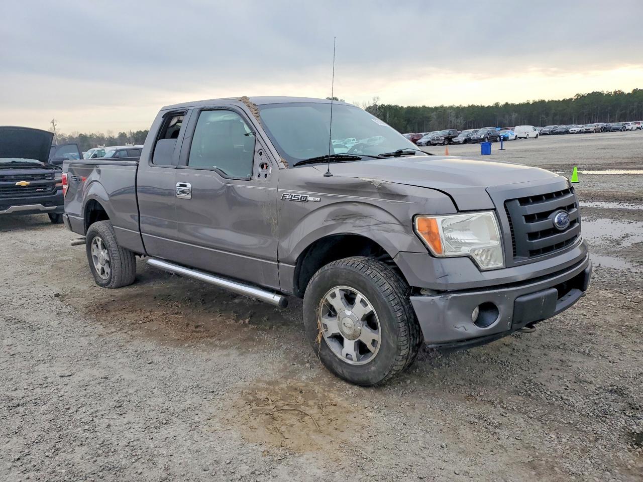 Ford F-150 Super Cab