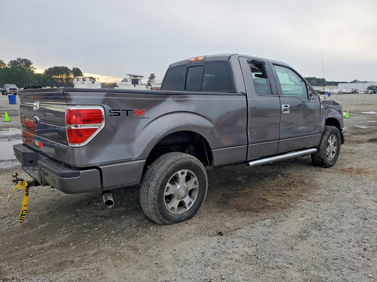 Ford F-150 Super Cab