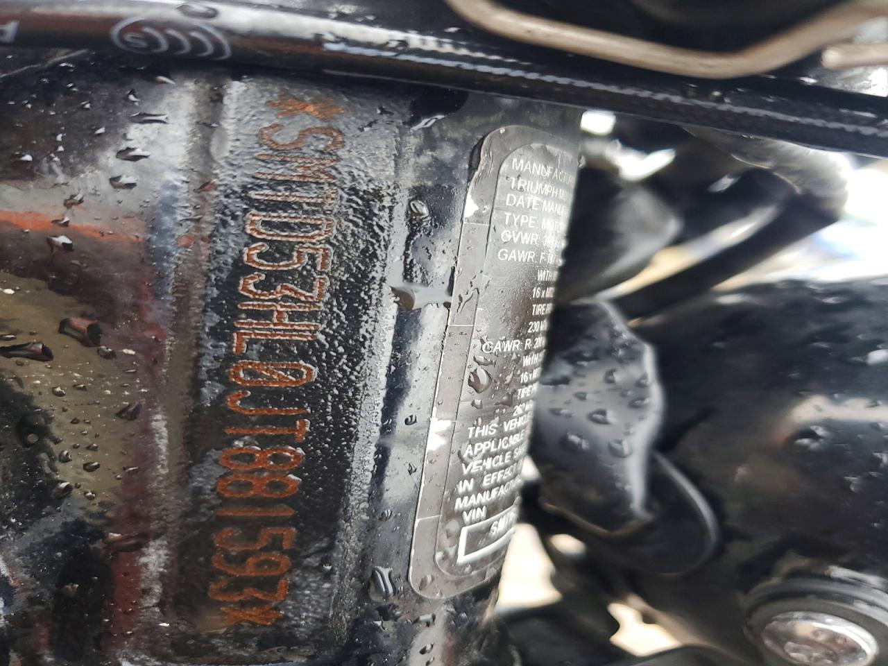 Triumph Bonneville Bobber Black