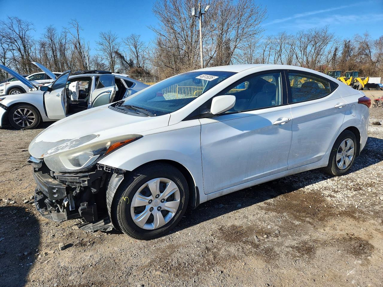 Salvage Hyundai ELANTRA Image