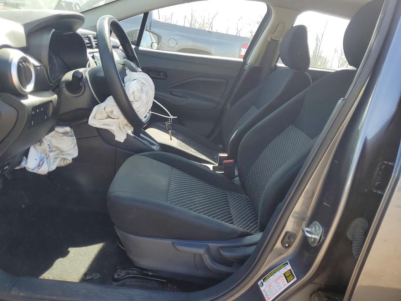 Nissan Versa S