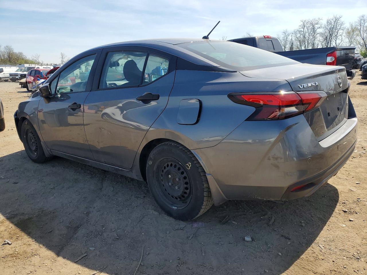 Nissan Versa S
