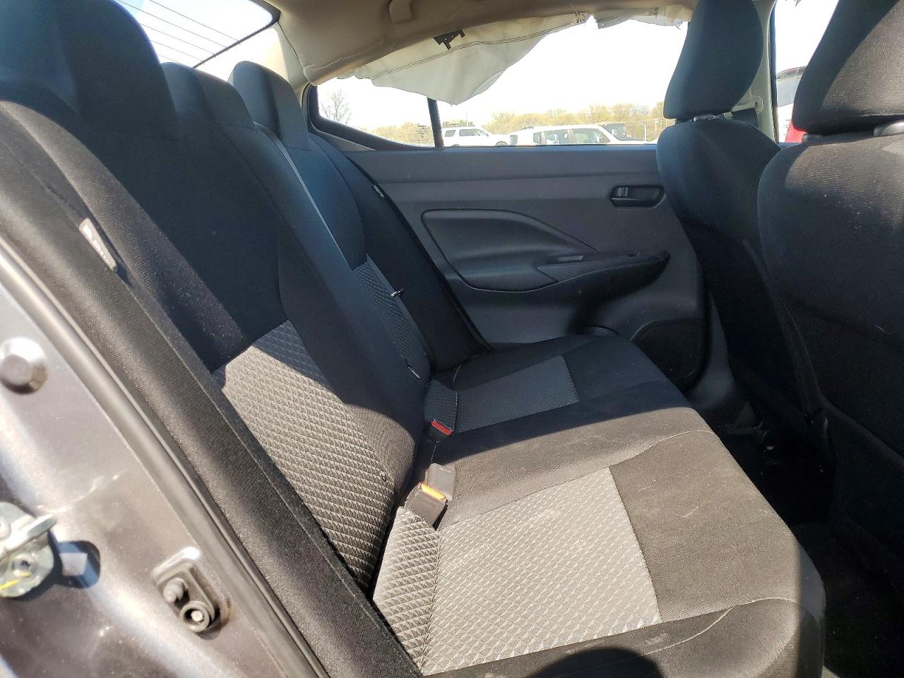 Nissan Versa S