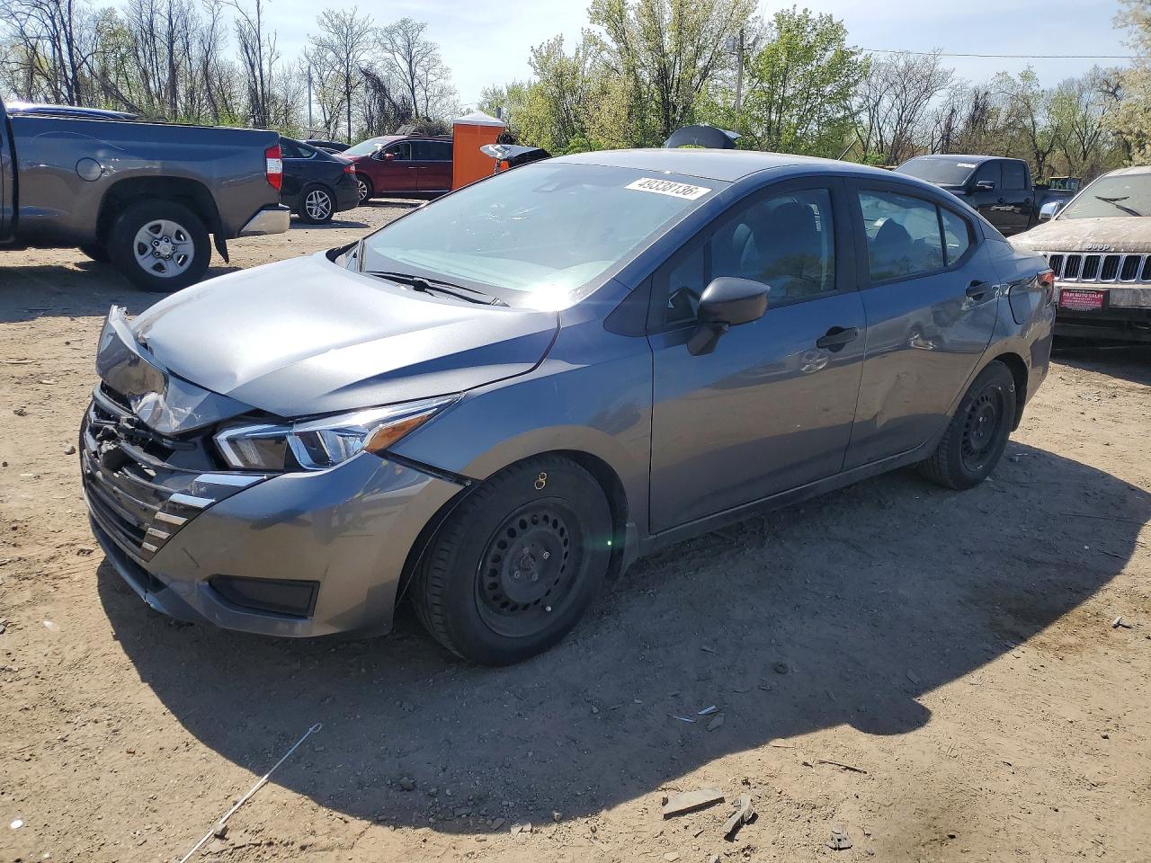 Salvage Nissan Versa Image