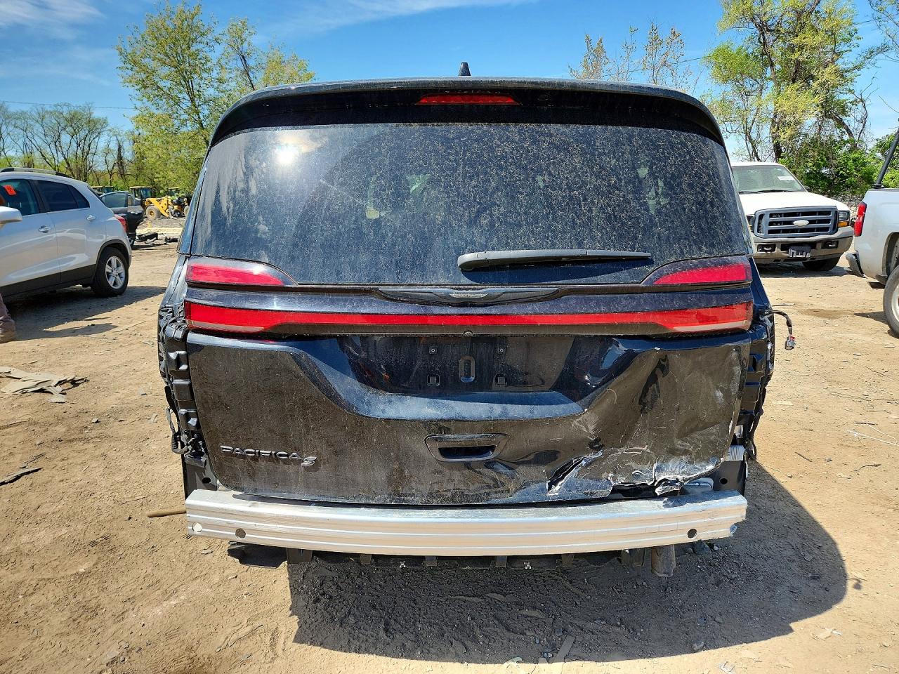 Chrysler Pacifica Touring L