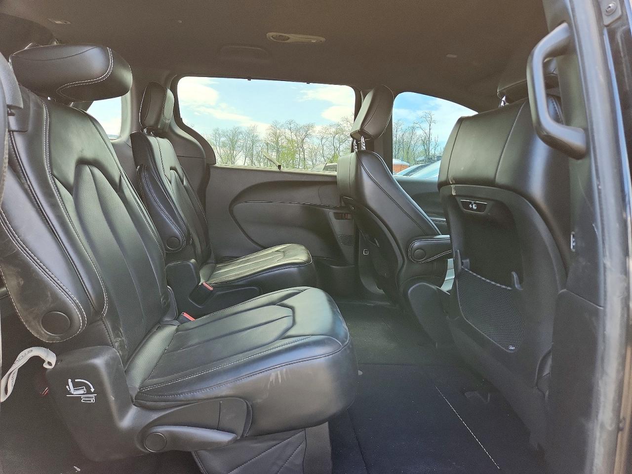Chrysler Pacifica Touring L