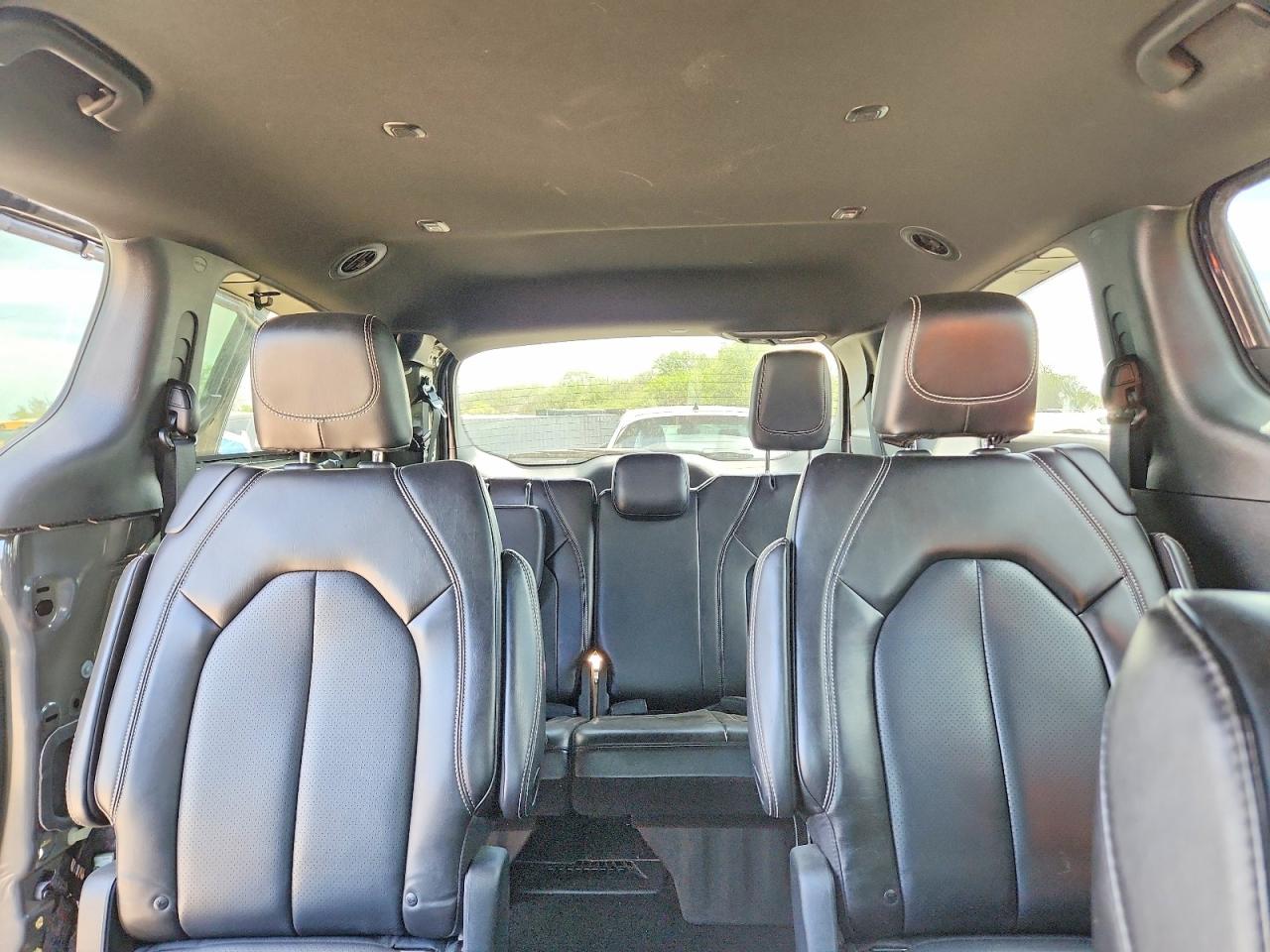 Chrysler Pacifica Touring L