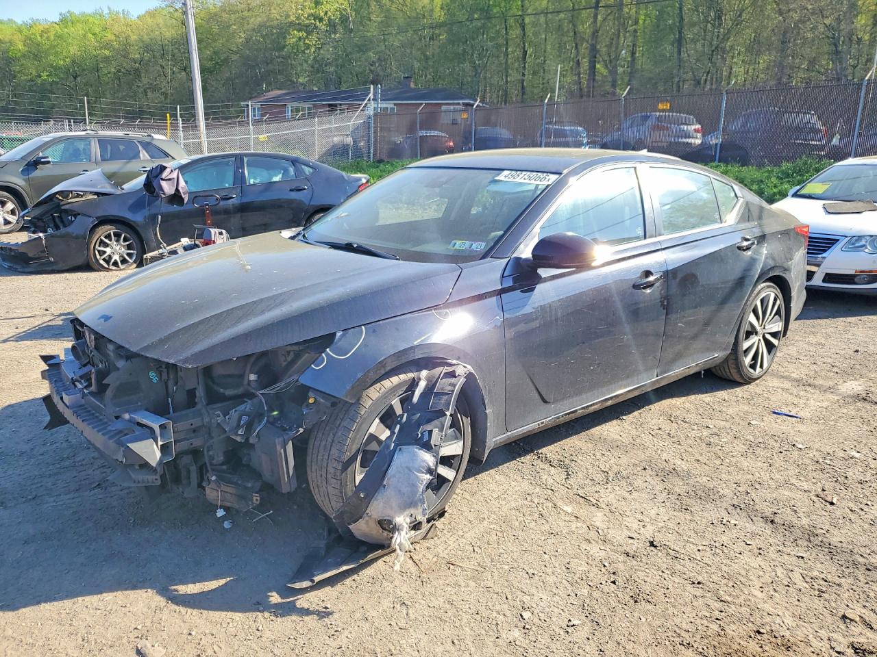 Salvage Nissan Altima Image