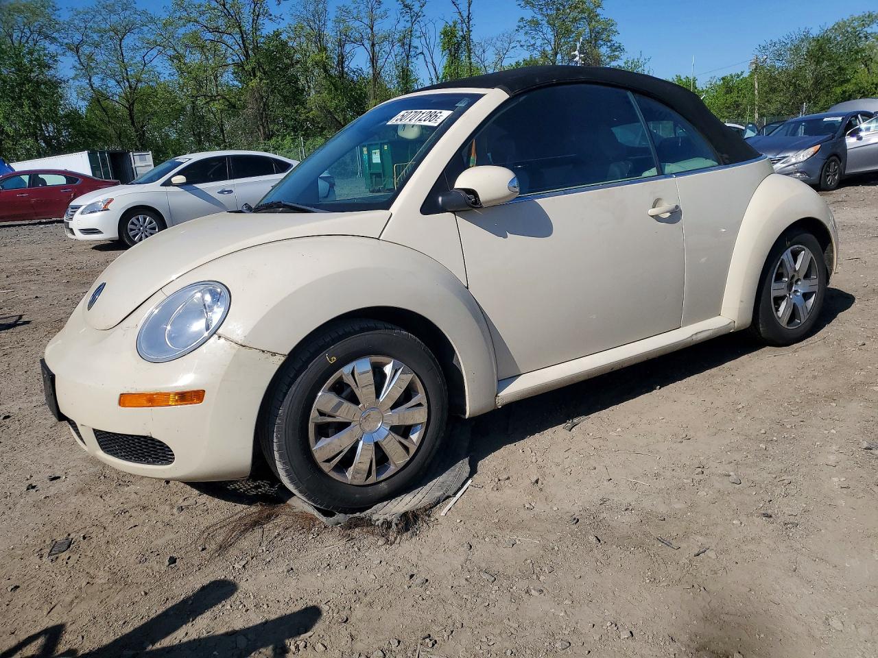 Salvage Volkswagen Beetle Image