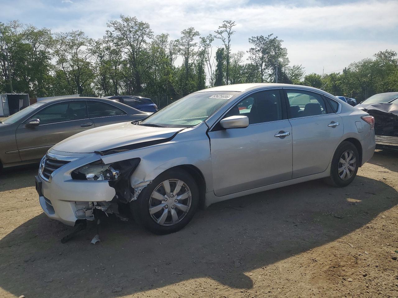 Salvage Nissan Altima Image
