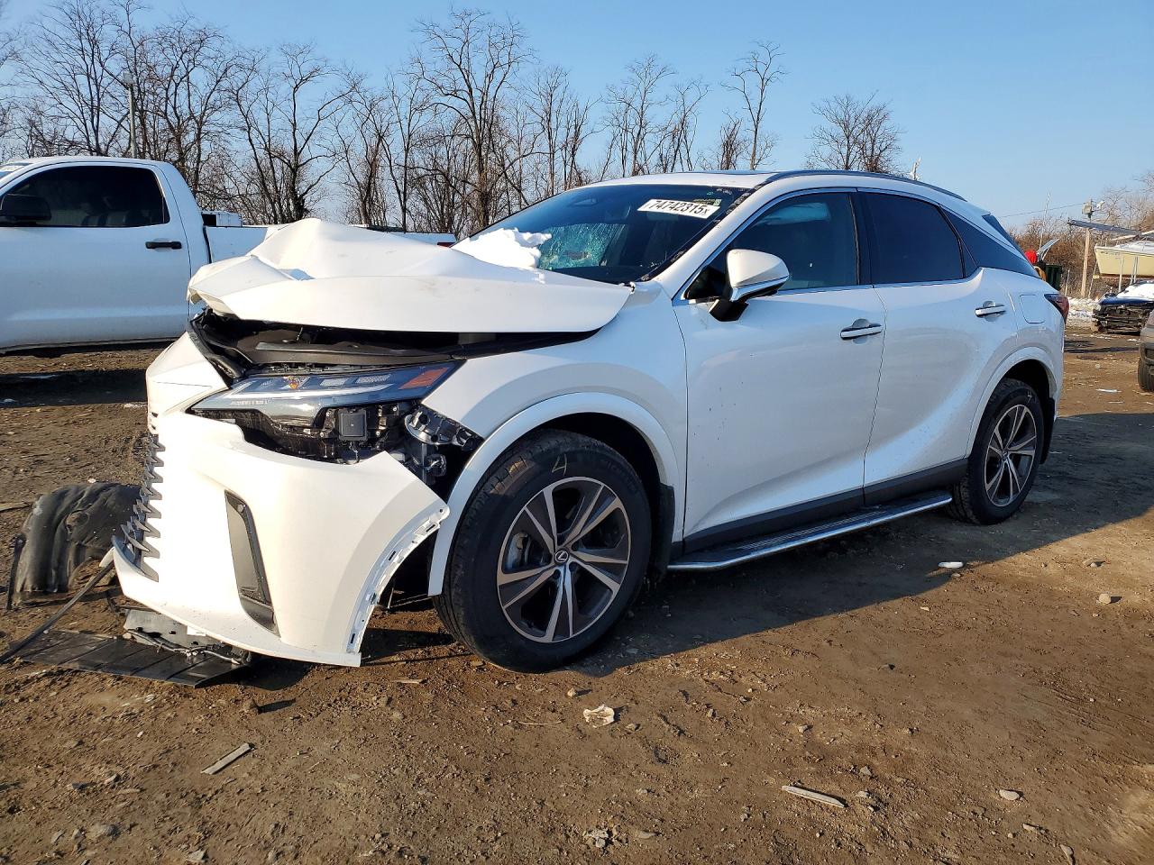Salvage Lexus RX Image