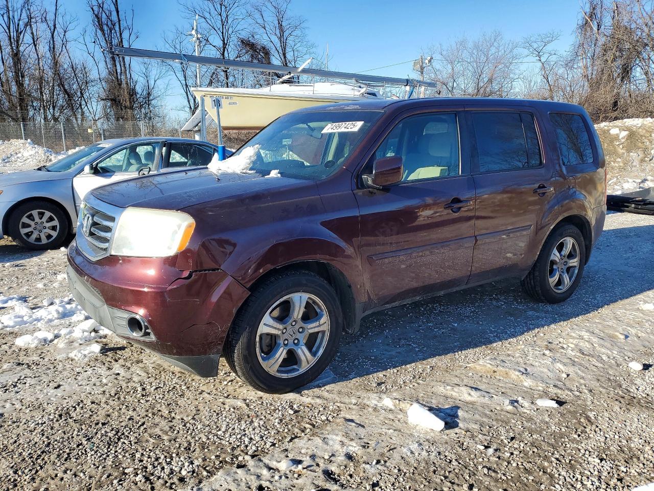 Salvage Honda Pilot Image