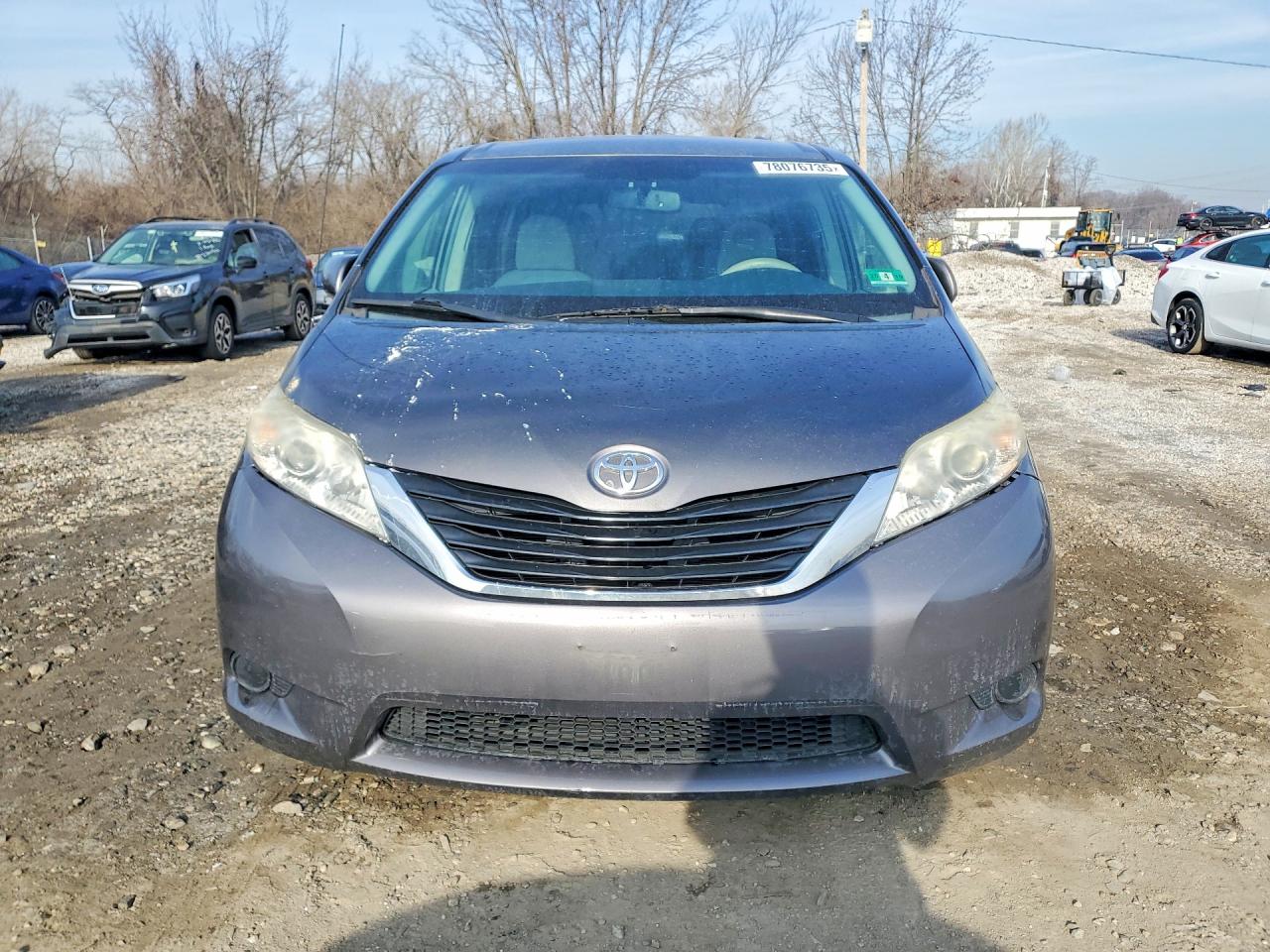 Toyota Sienna Le 8-passenger