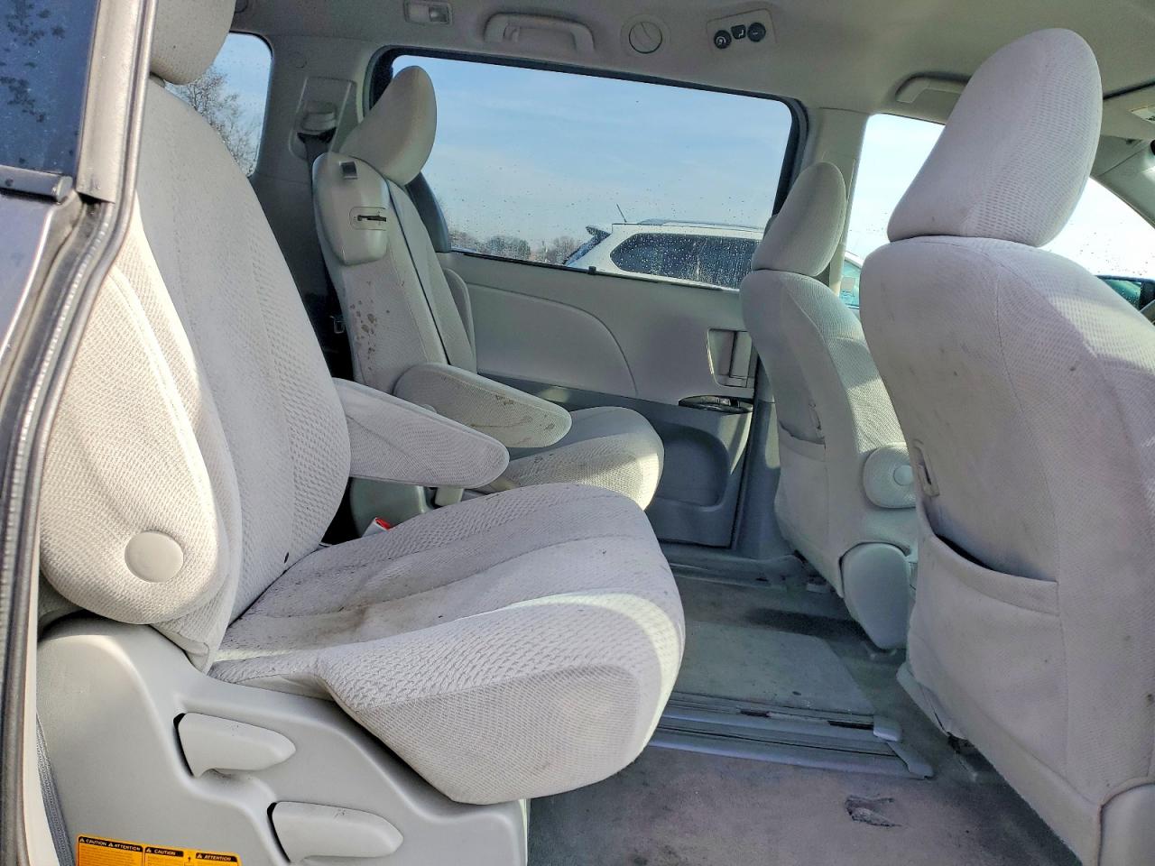 Toyota Sienna Le 8-passenger