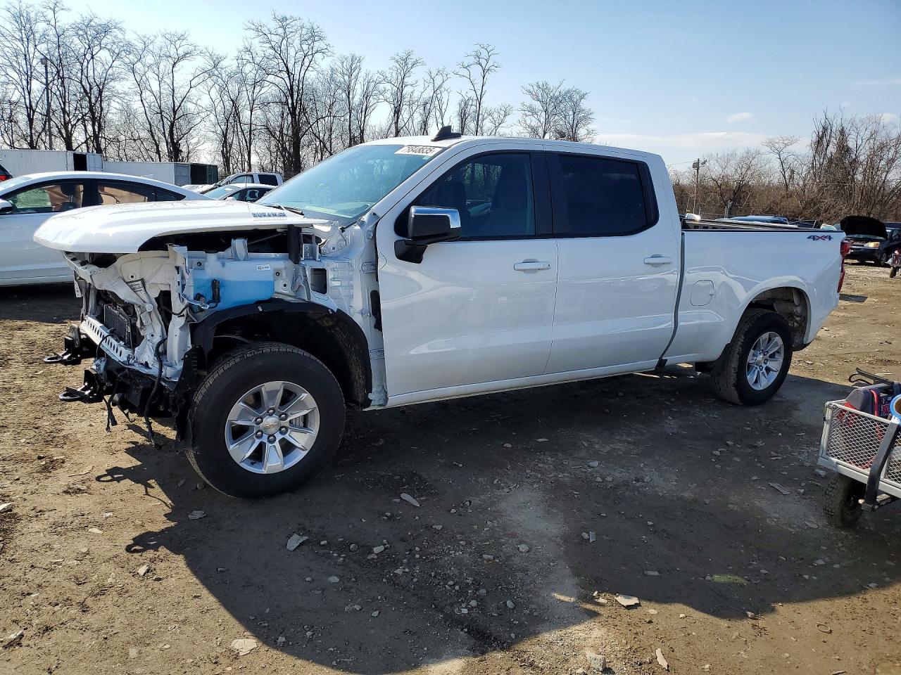 Salvage Chevrolet Silverado Image