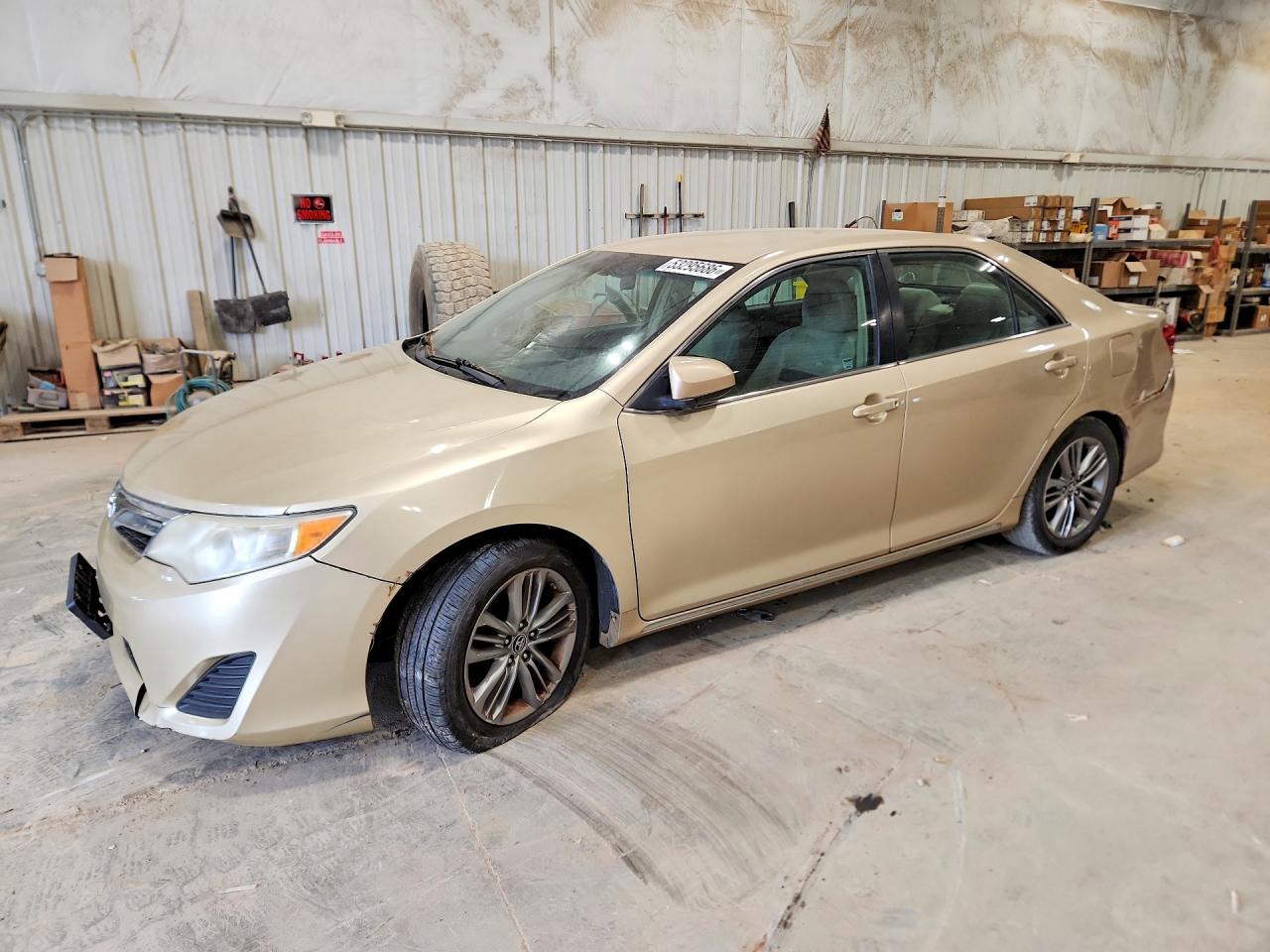 Salvage Toyota Camry Image