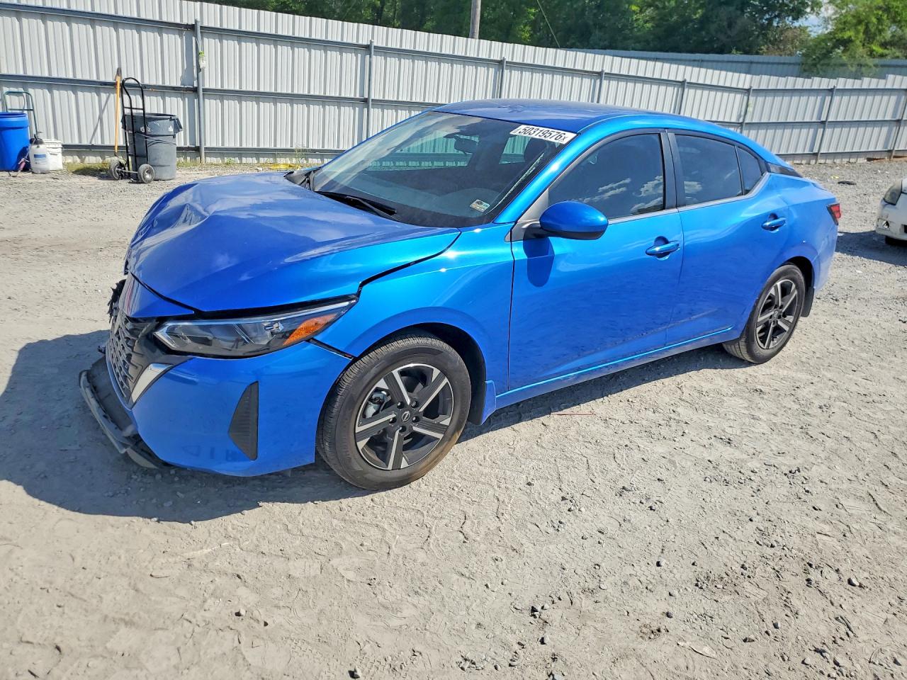 Salvage Nissan Sentra Image