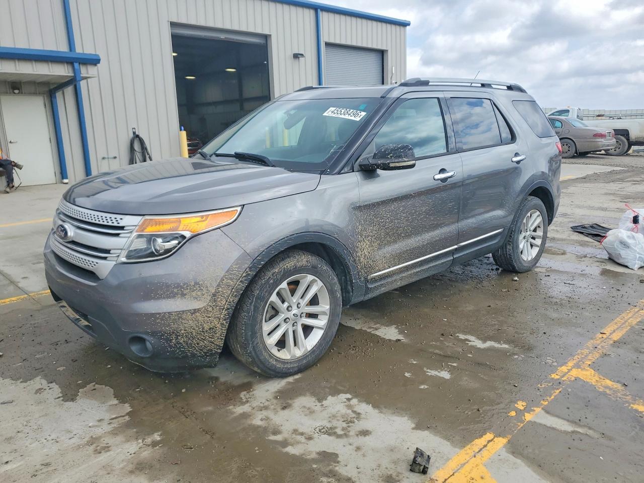 Salvage Ford Explorer Image