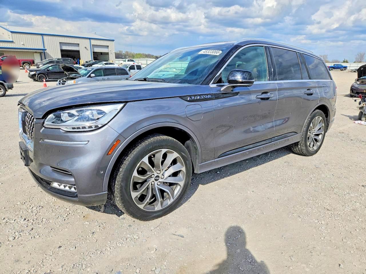 Salvage Lincoln Aviator Image