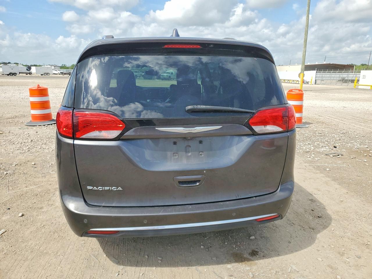 Chrysler Pacifica Touring L Plus