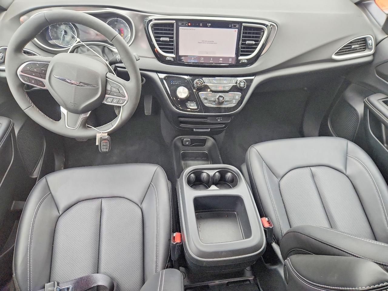 Chrysler Pacifica Select