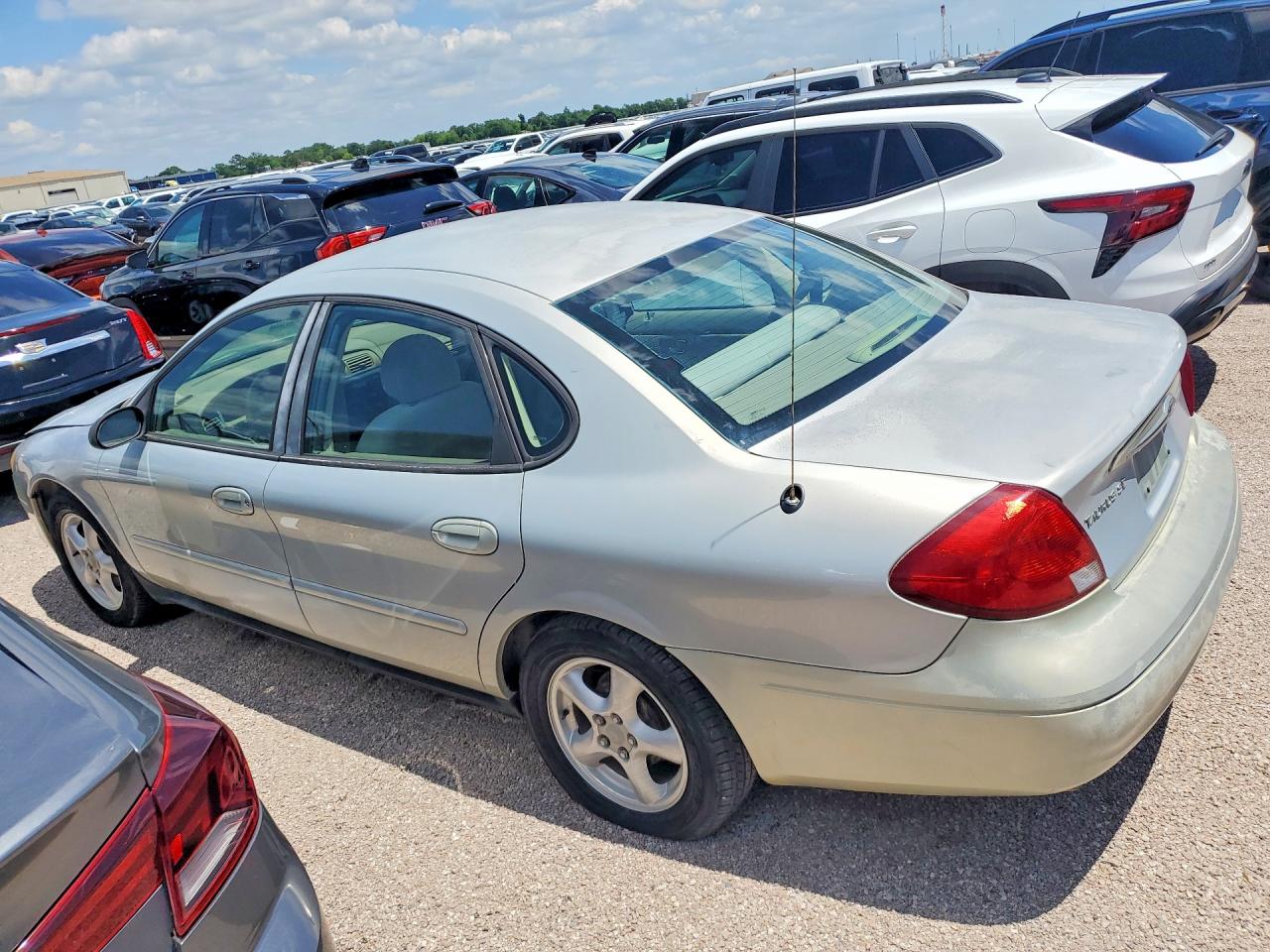 Ford Taurus Se