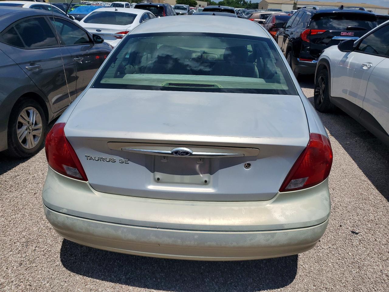 Ford Taurus Se