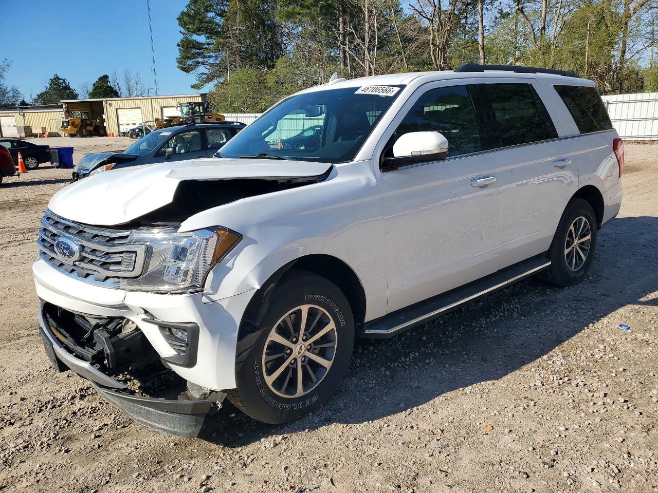 Salvage Ford Expedition Image