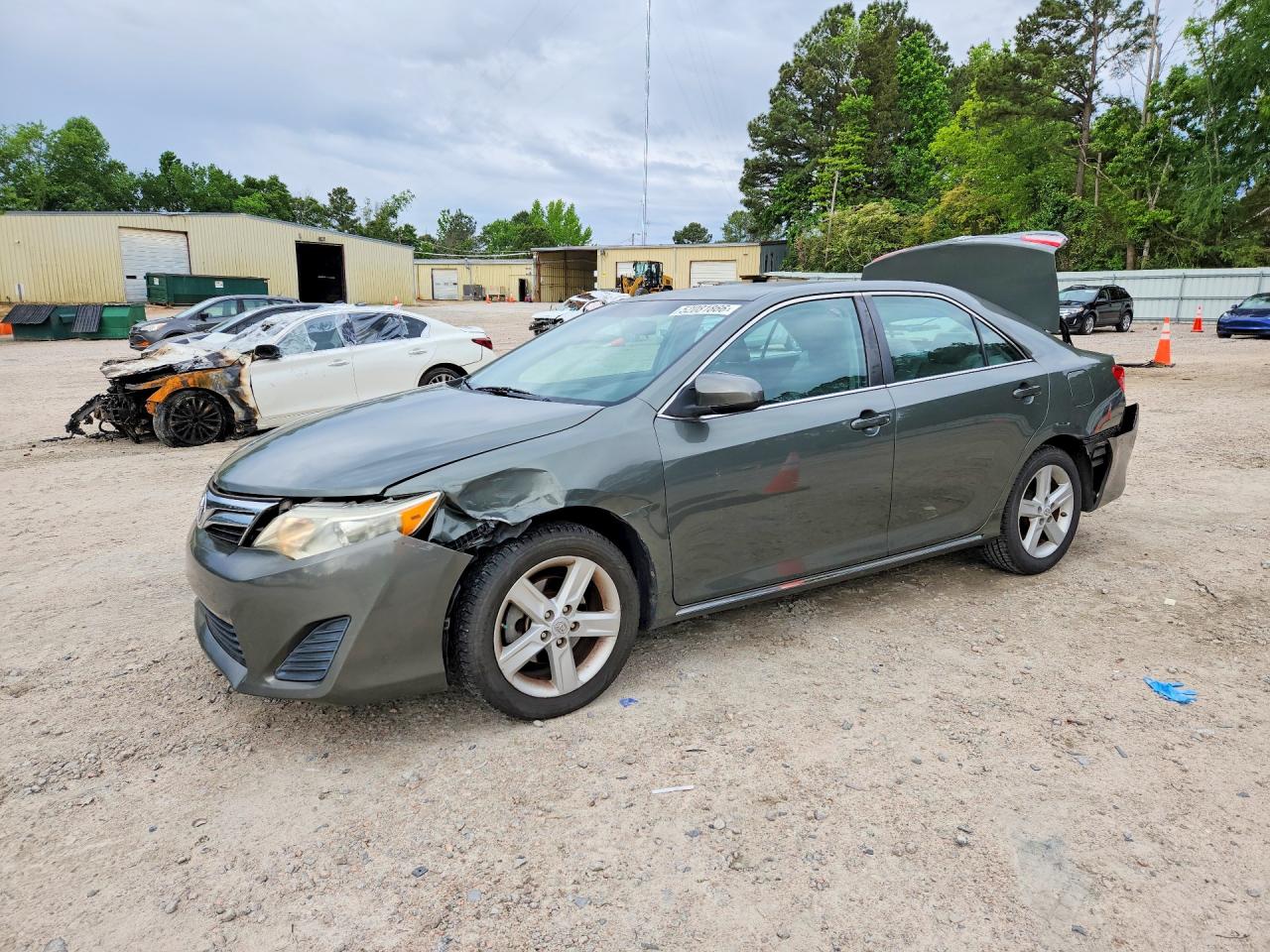 Salvage Toyota Camry Image