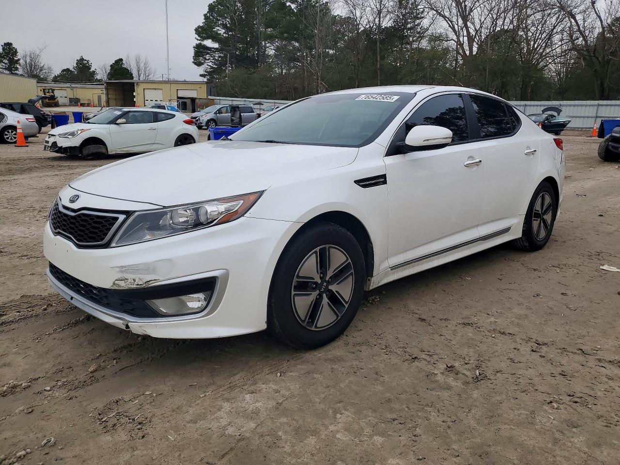 Salvage Kia Optima Image