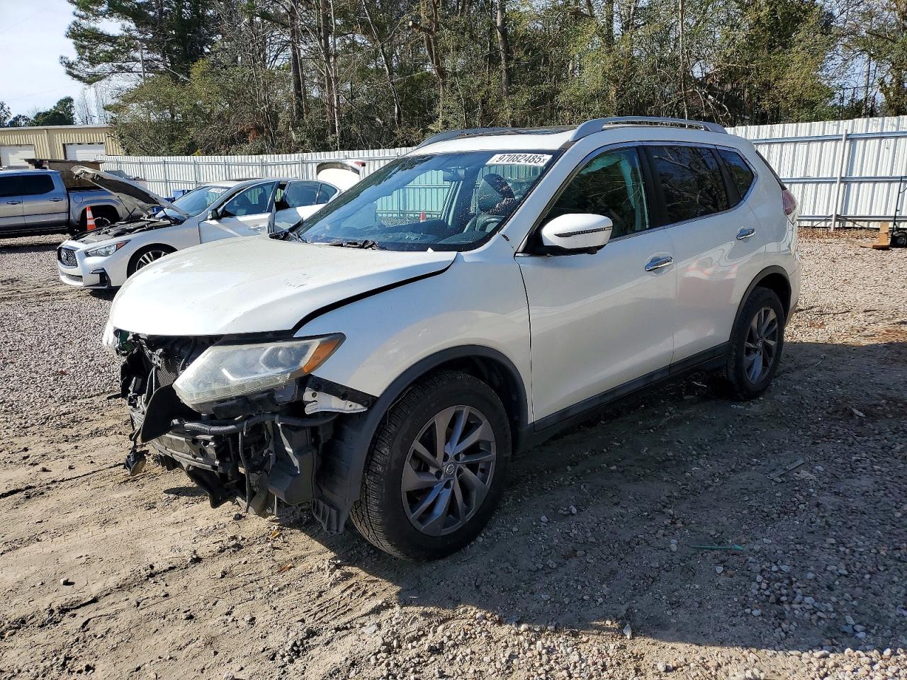 Salvage Nissan Rogue Image