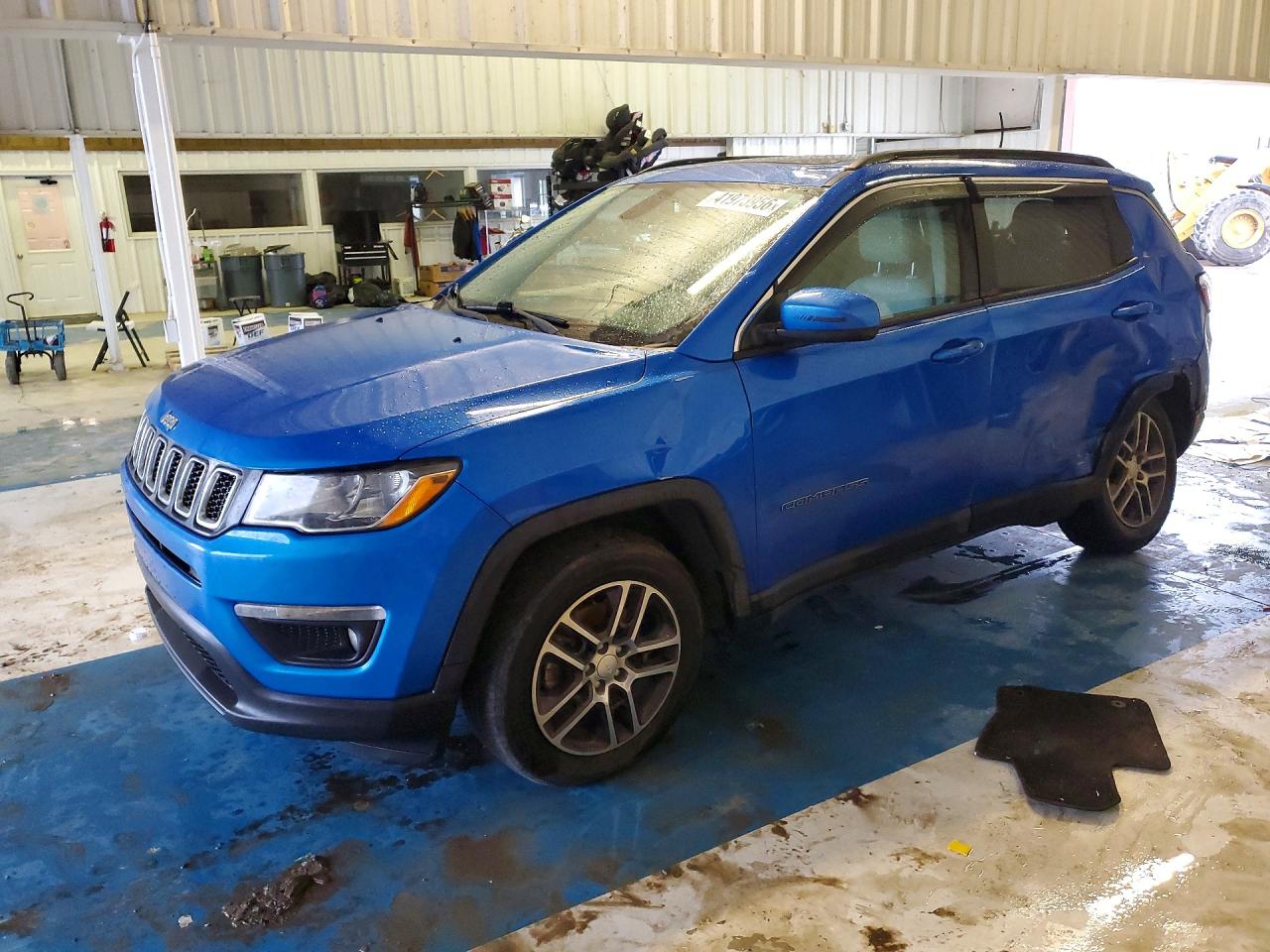 Salvage Jeep Compass Image