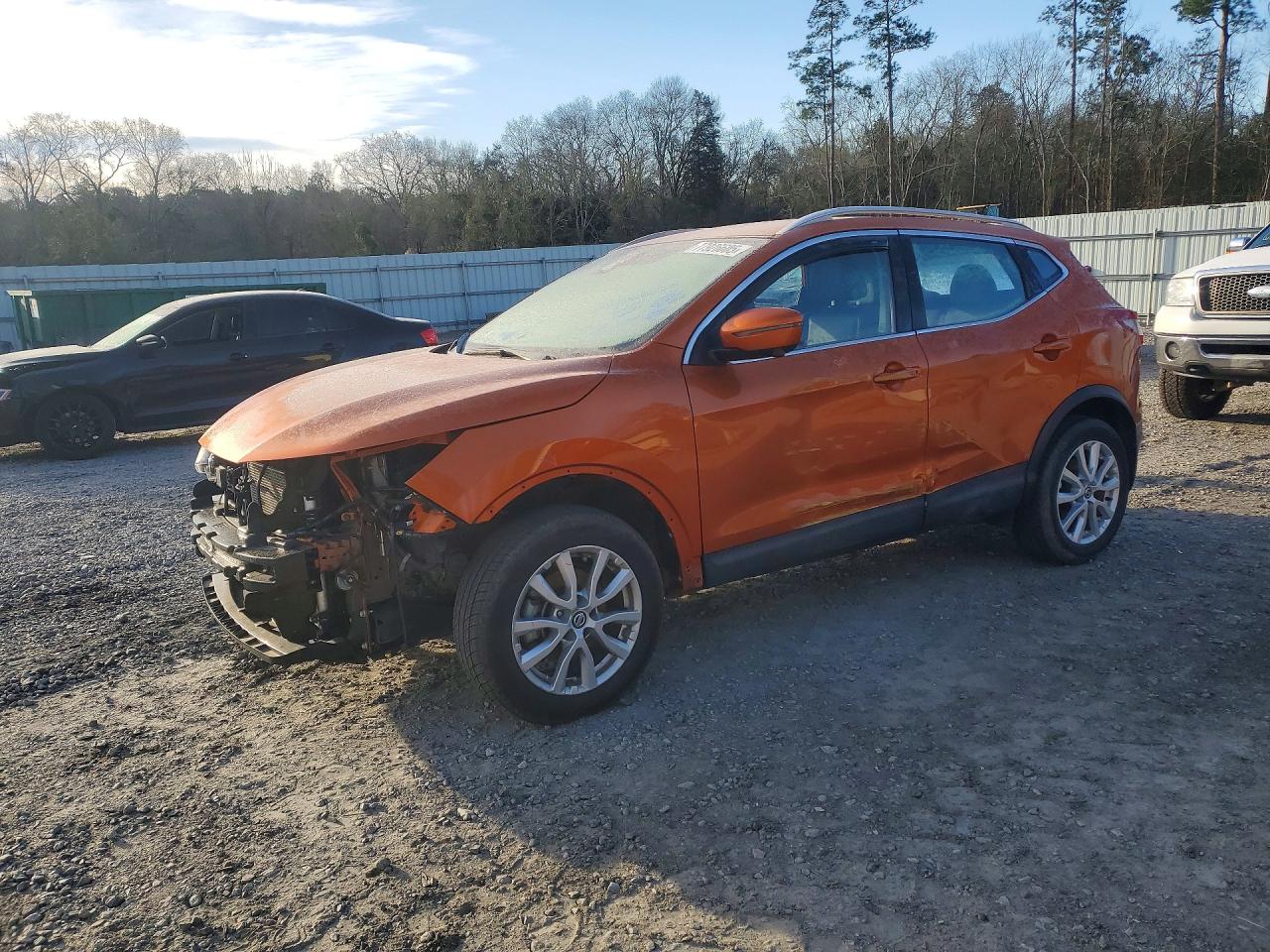 Salvage Nissan Rogue Image