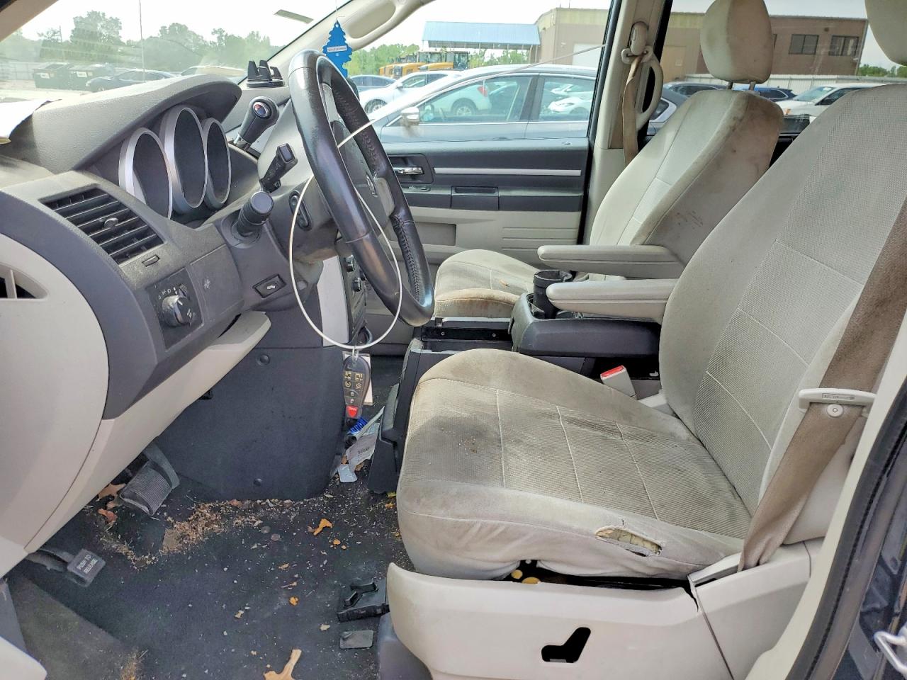 Dodge Caravan Sxt