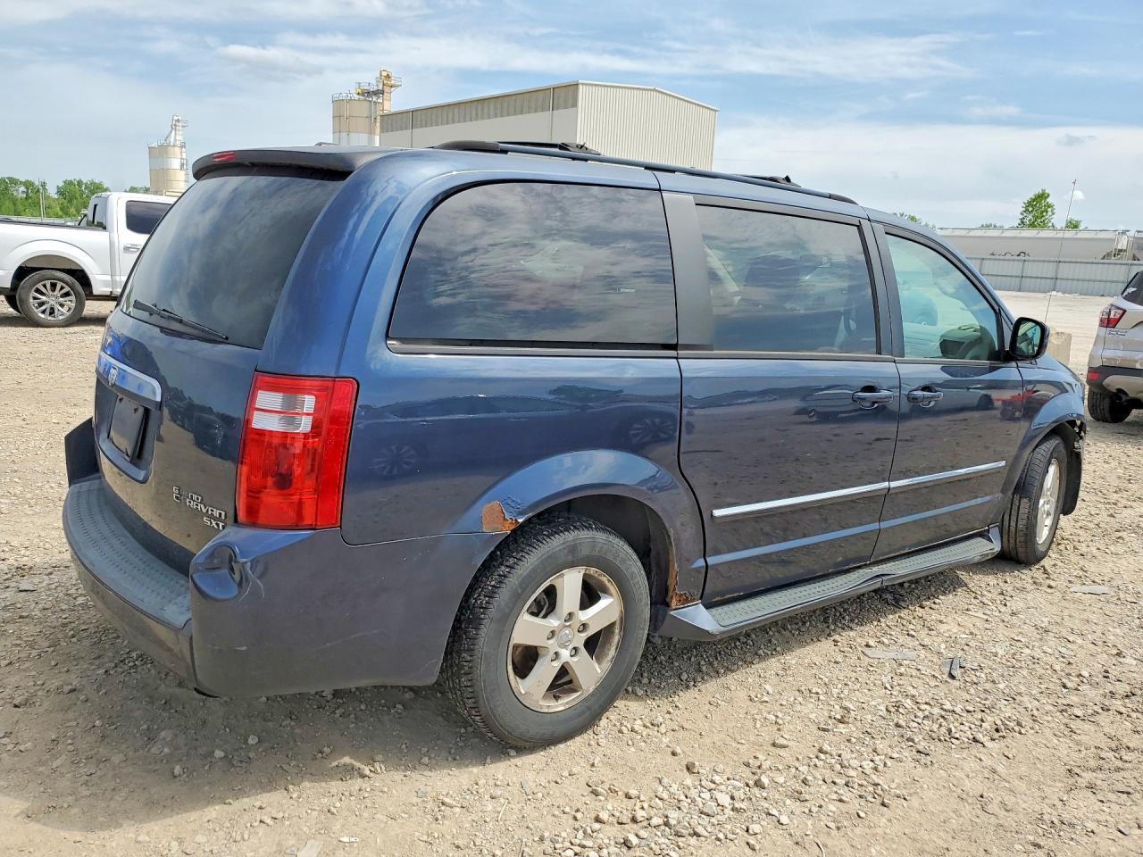 Dodge Caravan Sxt