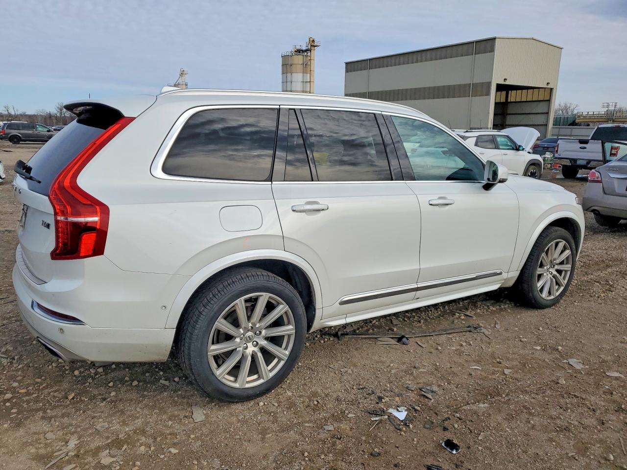 Volvo XC90 T6