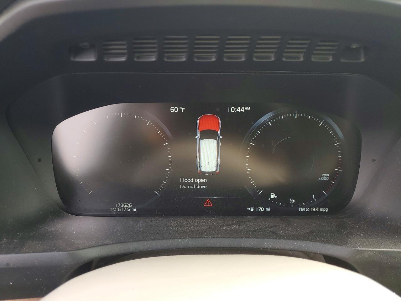 Volvo XC90 T6