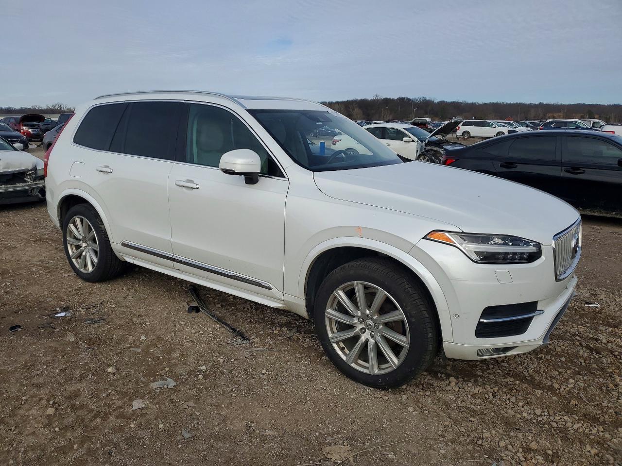 Volvo XC90 T6