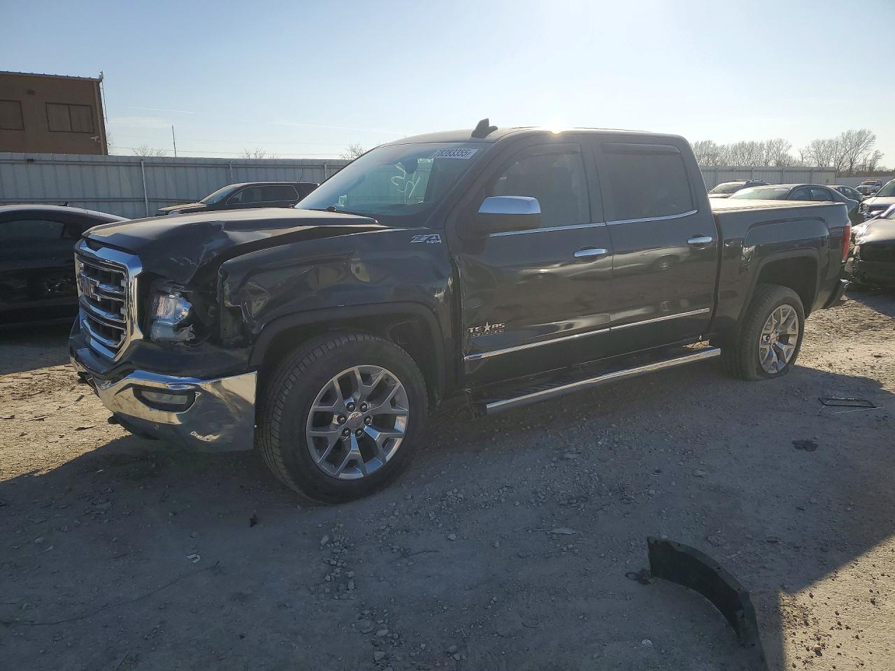 Salvage GMC Sierra Image